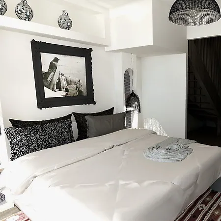 Ynycio Hotel